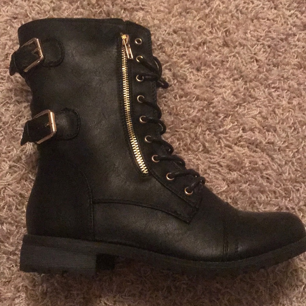 Combat boots